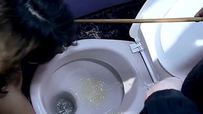 私のゴージャスなプライベート・セックス・スレーブ、メラニー・メンフィス。彼女は私のお気に入りの奴隷です。彼女は無邪気で若く見え、アナルセックスやロールプレイングが好きで、私はいつでも彼女を使うことができます。パート1